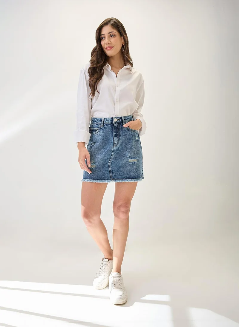 جلو باص جوبس تنورة دنيم قصيرة نسائية بخصر متوسط وحواف ممزقة ومفروشة